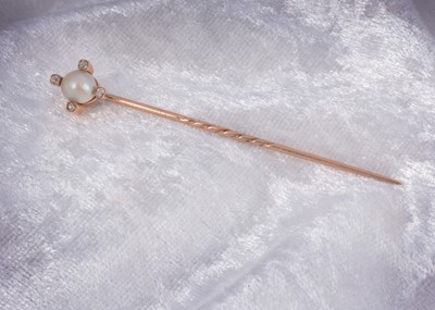 Lot 65 - A 19th Century pearl and diamond stick pin