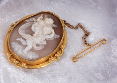 Lot 73 - A 19th Century carved shell oval cameo
