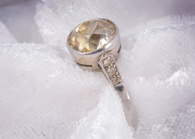 Lot 76 - An old cut diamond solitaire