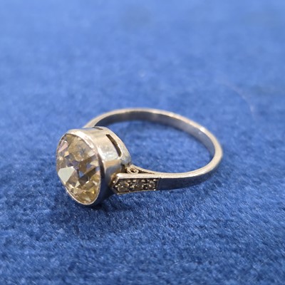 Lot 76 - An old cut diamond solitaire