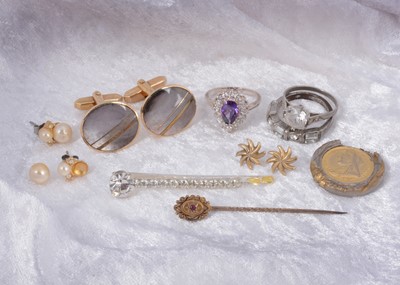 Lot 82 - An Edwardian 15ct gold stick pin