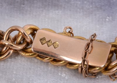 Lot 88 - An Edwardian 15ct gold curb link bracelet