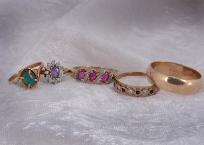 Lot 96 - A collection of 9ct gold dress rings