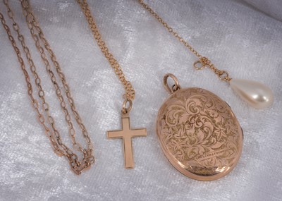 Lot 97 - A rolled gold locket