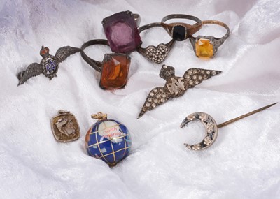 Lot 126 - A quantity of silver jewellery