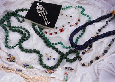 Lot 155 - A collection of hardstone beads and costume jewels