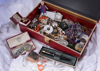 Lot 178 - A Celtic costume brooch