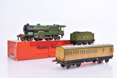 Lot 181 - Hornby 0 Gauge No 3 electric  LNER green '4472 'Flying Scotsman' Locomotive and tender