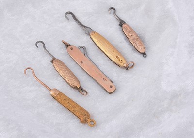 Lot 274 - Five 9ct gold and yellow metal folding button hooks