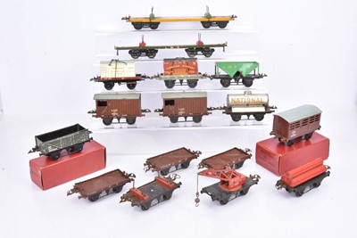 Lot 186 - Hornby 0 Gauge pre and post-war boxed and unboxed 4-wheel and bogie Goods Rolling Stock