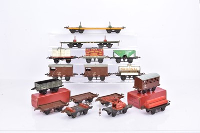 Lot 186 - Hornby 0 Gauge pre and post-war boxed and unboxed 4-wheel and bogie Goods Rolling Stock