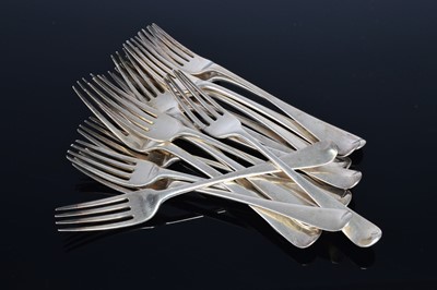Lot 315 - A harlequin set of sixteen Georgian and later silver forks