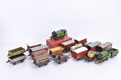 Lot 189 - Hornby 0 Gauge clockwork LNER green  0-4-0 Tank and Tender Locomotives and quantity of 4-wheel Rolling Stock