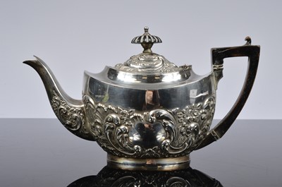 Lot 378 - A late Victorian silver teapot by J.G