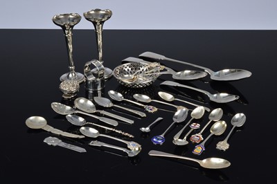 Lot 410 - A collection of silver and other items