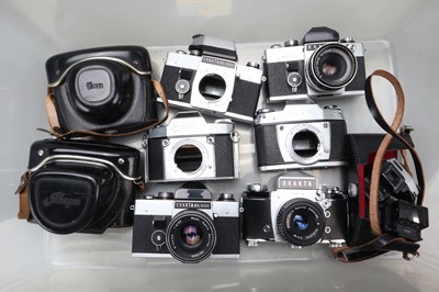 Lot 166 - A Tray of Ihagee SLR Cameras