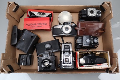 Lot 257 - A Tray of Bakelite Cameras