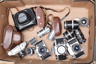 Lot 271 - A Group of Ihagee 35mm Cameras