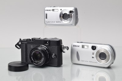 Lot 293 - A Fujifilm X10 Digital camera
