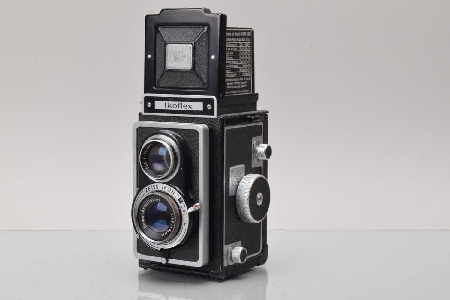Lot 333 - A Zeiss Ikon Ikoflex Ia TLR Camera,