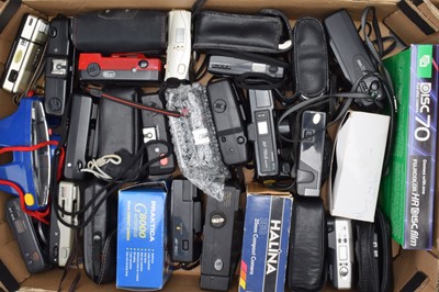 Lot 385 - A Tray of Compact Cameras