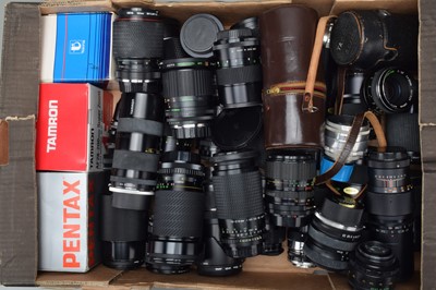 Lot 401 - A Tray of Zoom and Tele-Photo Lenses