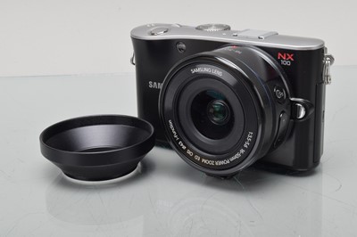 Lot 421 - A Samsung NX 100 Digital Camera