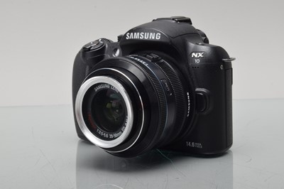 Lot 423 - A Samsung NX 10 Digital Camera