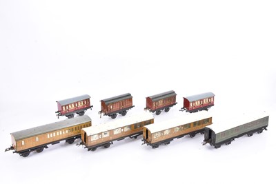 Lot 257 - Hornby early No 1 Coaches with Doors and later No 2 Bogie Coaches