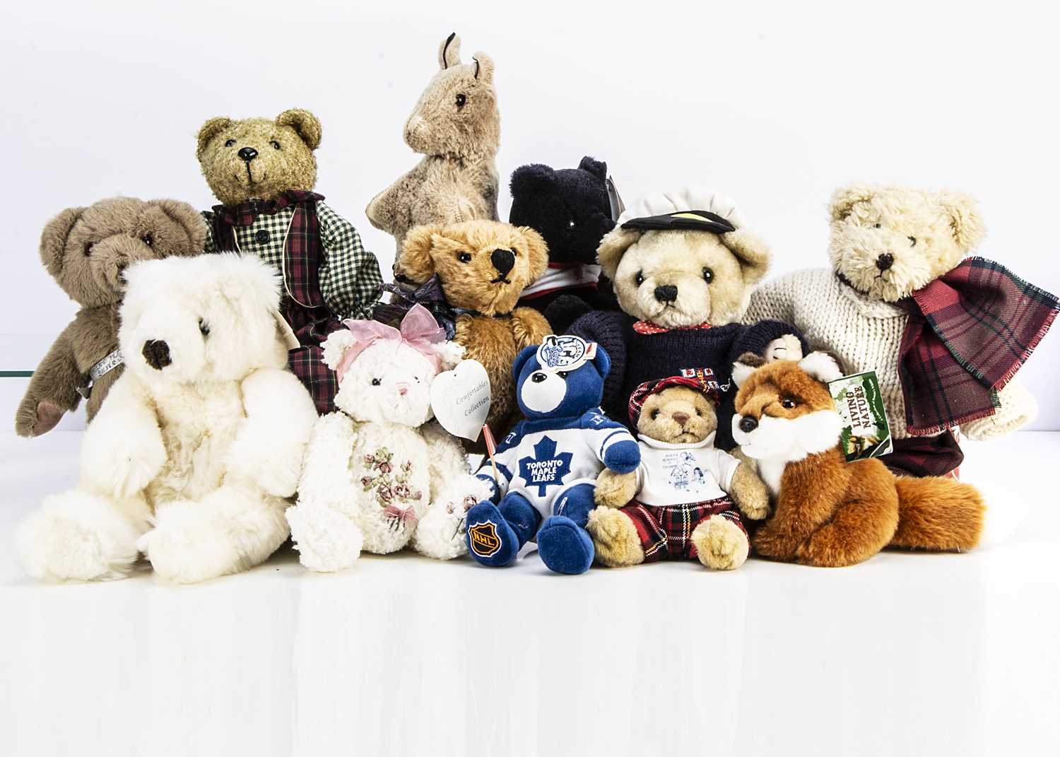 Lot 70 - A  large selection of recent manufactured Teddy Bears