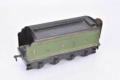 Lot 343 - Bassett-Lowke 0 Gauge LNER lined green 8-wheel Tender