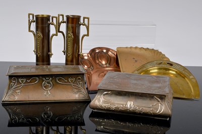 Lot 108 - An assortment of Metalware