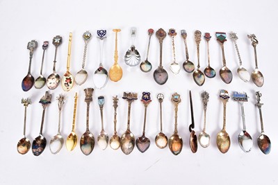 Lot 135 - A small selection of Decorative and Souvenir Spoons