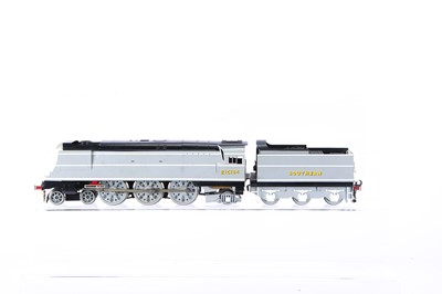 Lot 407 - An ACE Trains 0 Gauge 2- or 3-rail SR 'Battle of Britain' 4-6-2 Locomotive and Tender 'Fighter Command'