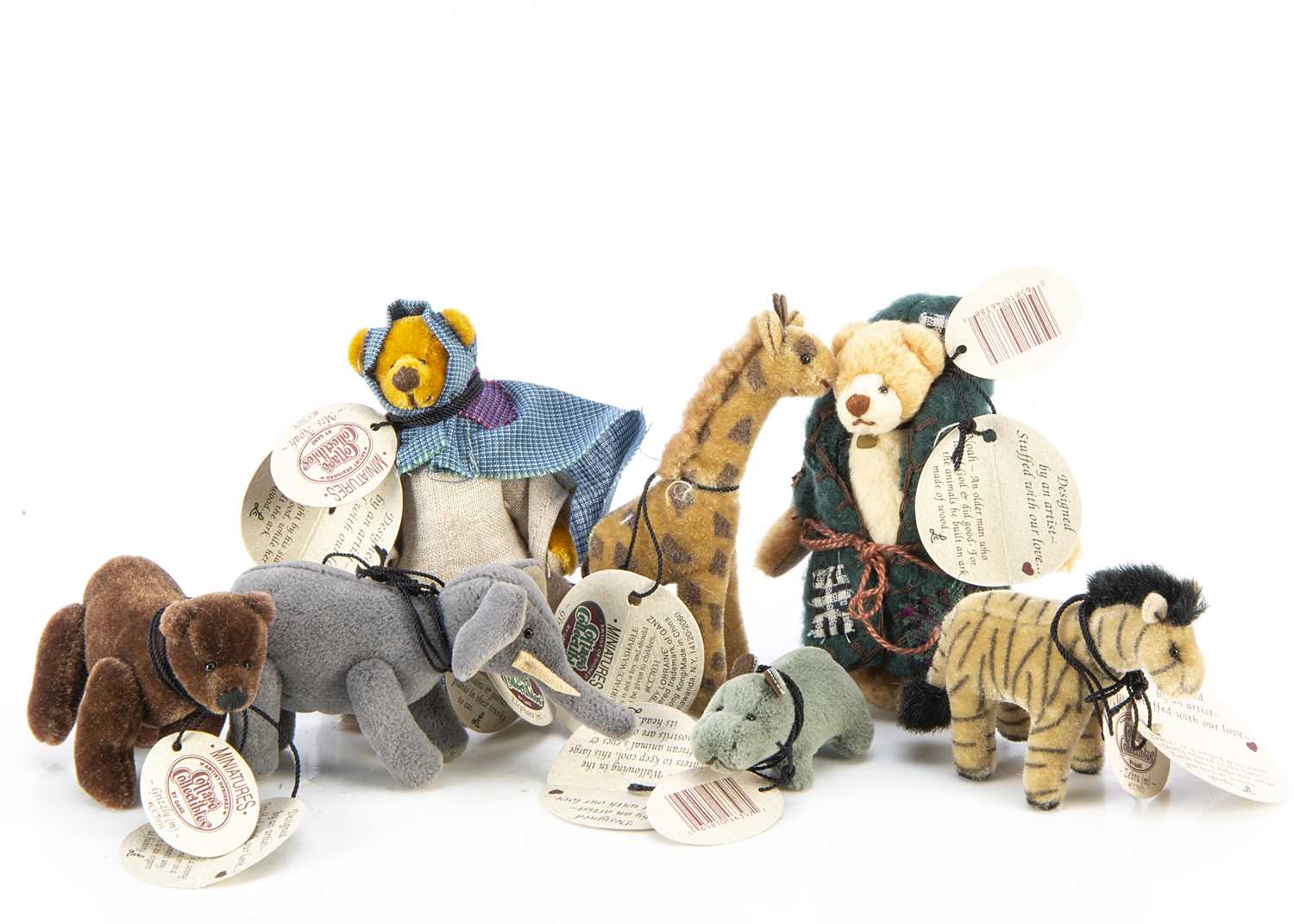 Lot 76 - Seven Cottage Collectibles animals