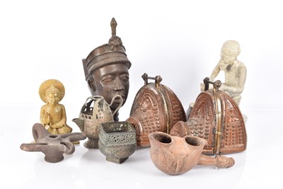 Lot 402 - A bronzed head of an Oba