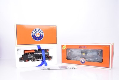 Lot 424 - Lionel 0 Gauge Halloween Switcher and Aquarium Car