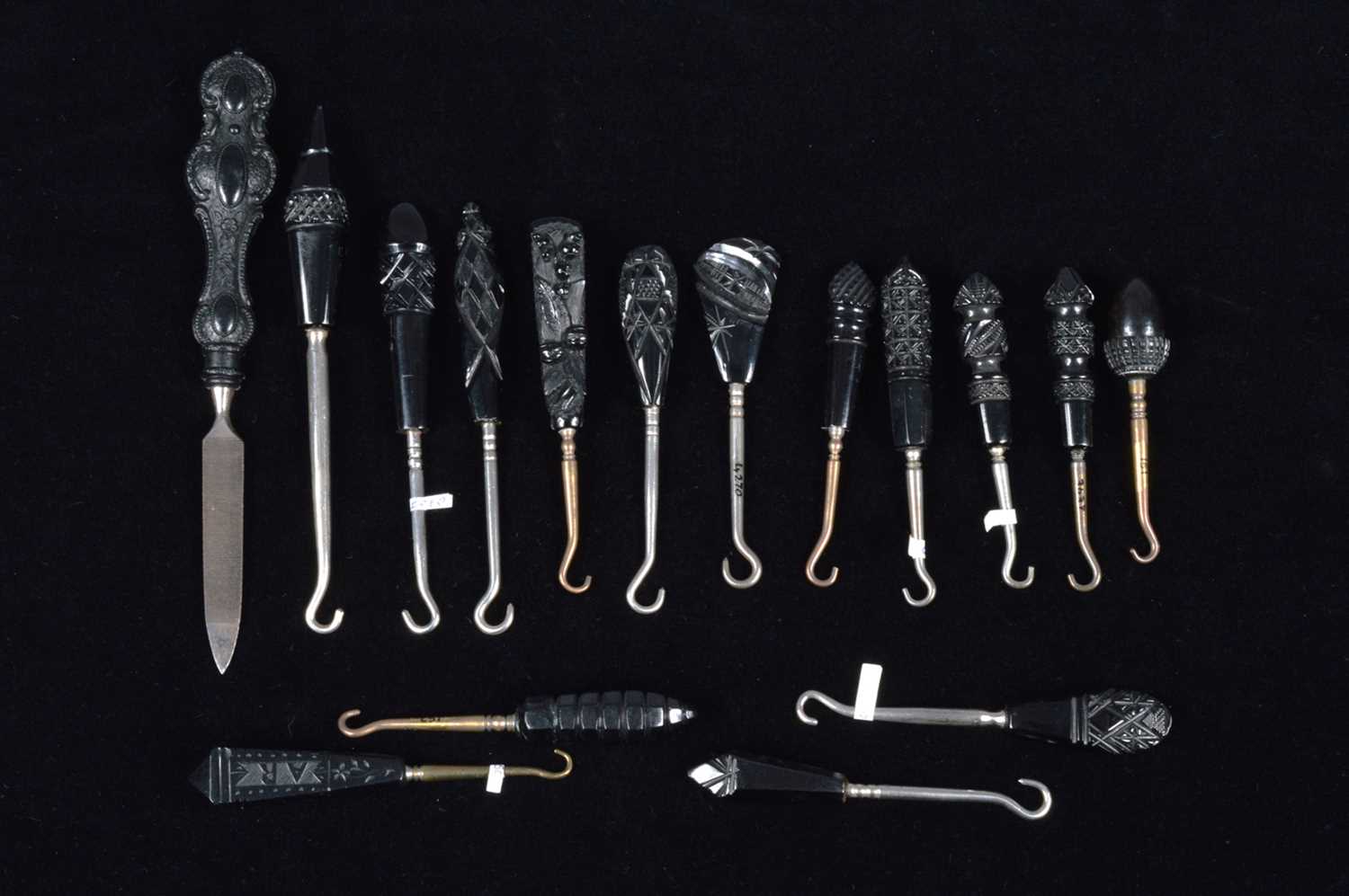 Lot 482 - A collection of 19th and 20th Century Whitby jet handled button and glove hooks