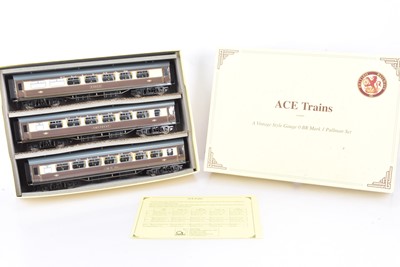 Lot 455 - ACE Trains 0 Gauge C14 BR Mark 1 3-Car Pullman Set A