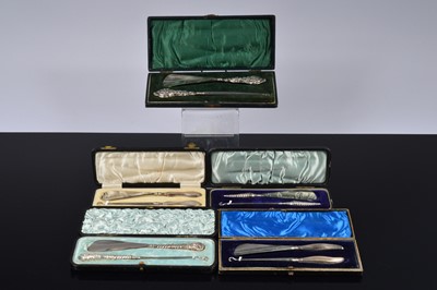 Lot 513 - Five cased silver handled button hook and shoehorn sets