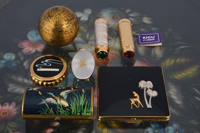 Lot 565 - A collection of 1950s and later gilt metal Kigu accessories