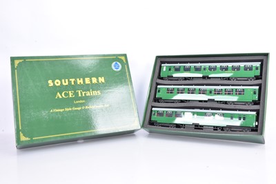 Lot 464 - ACE Trains 0 Gauge C/21-B Southern green Bullied 3-Coach Set B