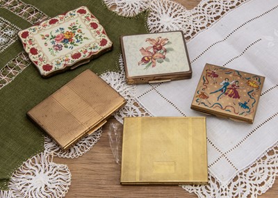 Lot 592 - Five Stratton gilt metal rectangular compacts circa 1940s
