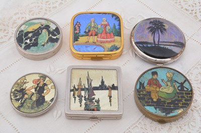 Lot 603 - 1930s foil decorated compacts