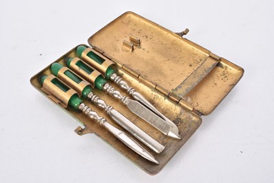 Lot 628 - A vintage Ladies Manicure Set