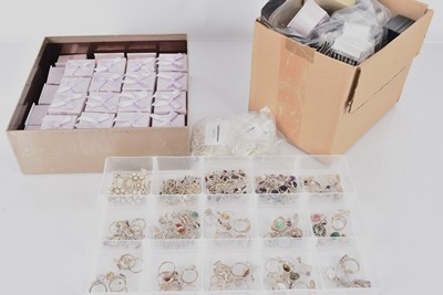 Lot 630 - A collection of silver and white metal jewellery