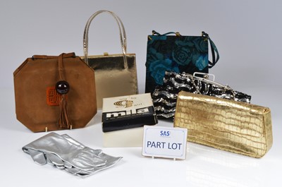 Lot 636 - Vintage Lady's Small Evening Bags and Other Items (21)