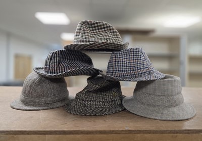 Lot 638 - Vintage Tweed and Other Country Hats (16)