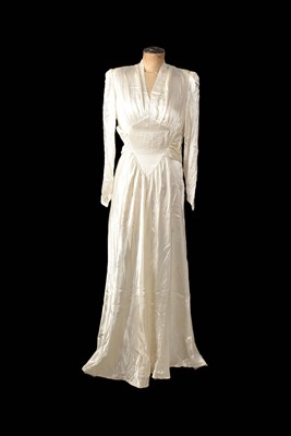 Lot 642 - A Vintage Satin Wedding Dress