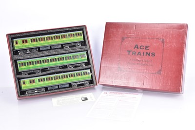 Lot 472 - ACE Trains 0 Gauge C/1 Southern Railway green 3-Car EMU Set